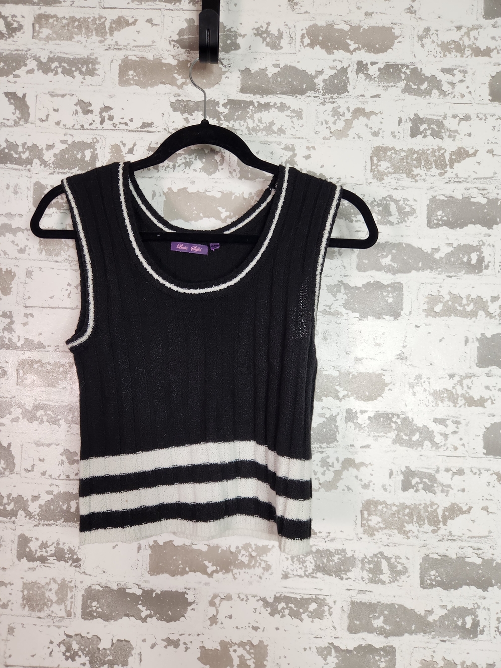 Black & White Striped Sleeveless Knit Top by Ella Moss